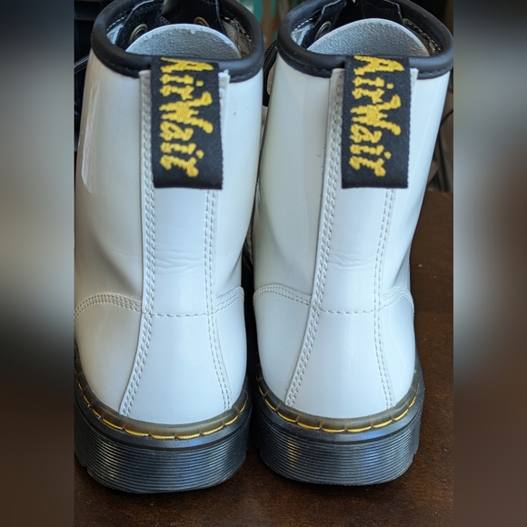 Dr. Martens Zavala White Unisex Boots. Men 4, Women 5 - Picture 4 of 8